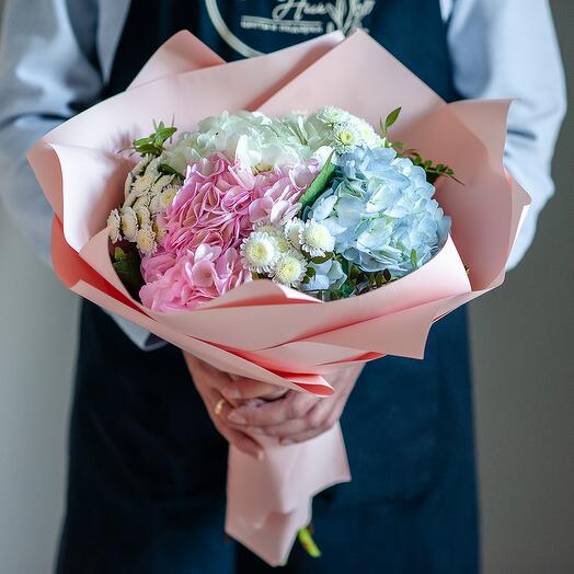 Микс гортензии с сантини в нежном оформлении 1584f