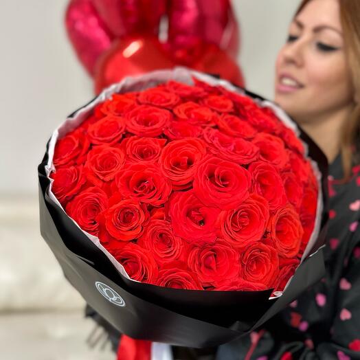 50 roses Red in black bouquet