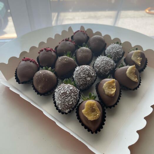 Набор клубники в шоколаде