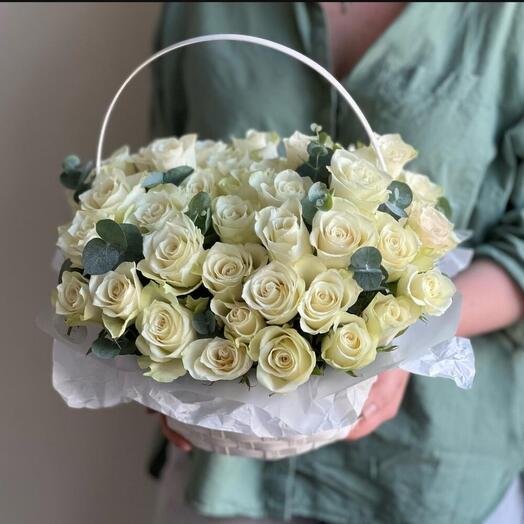 Корзина из 51 розы