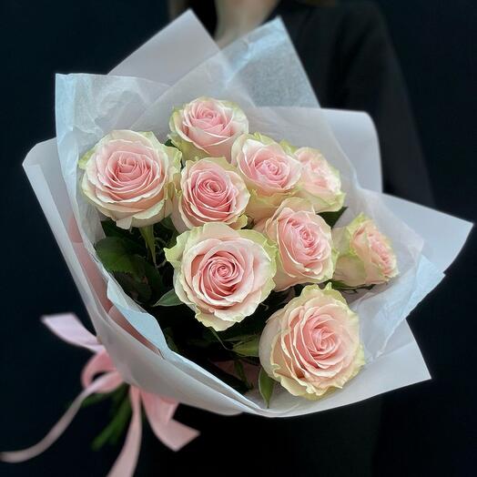 Bouquet of 9 delicate pink roses Ecuador (mb 091)