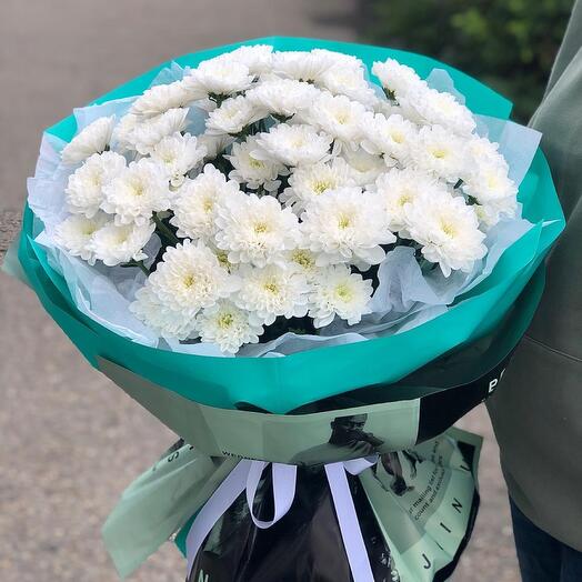 Букет из белых хризантем