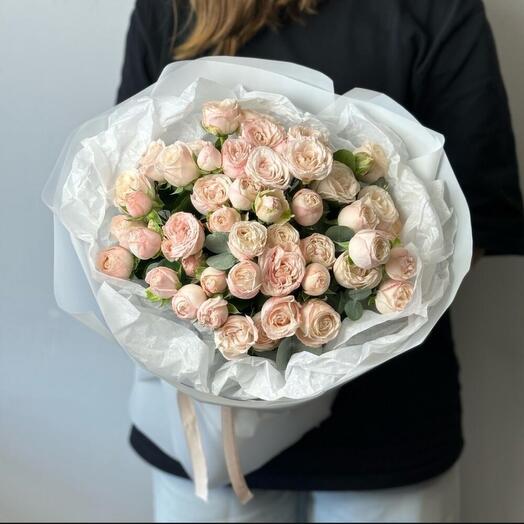 Моно-букет нежных роз Бомбастик