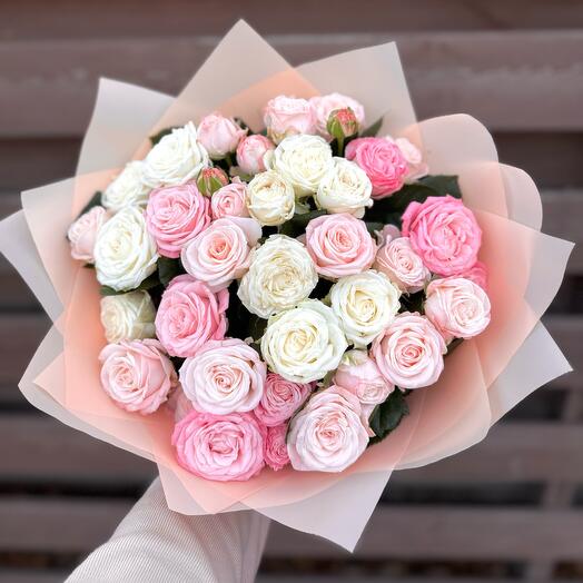 Букет из 19 кустовых роз🎀
