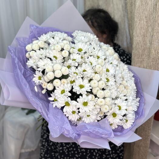 Огромный букет из кустовых хризантем