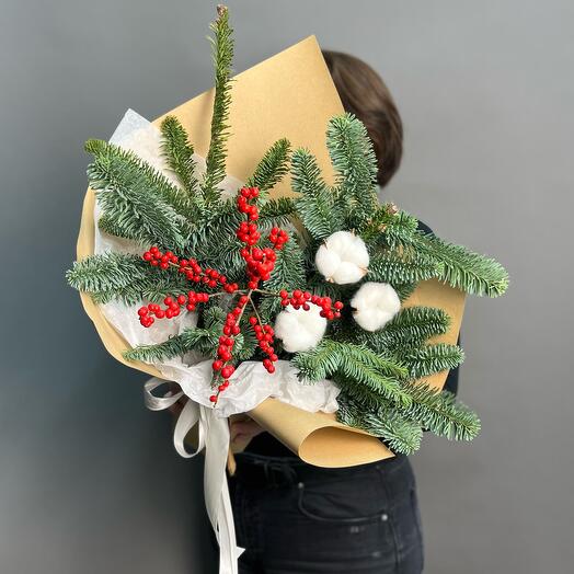 Зимний букет GF с илексом и хлопком
