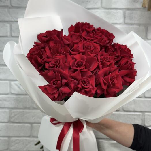 Букет красных французских роз