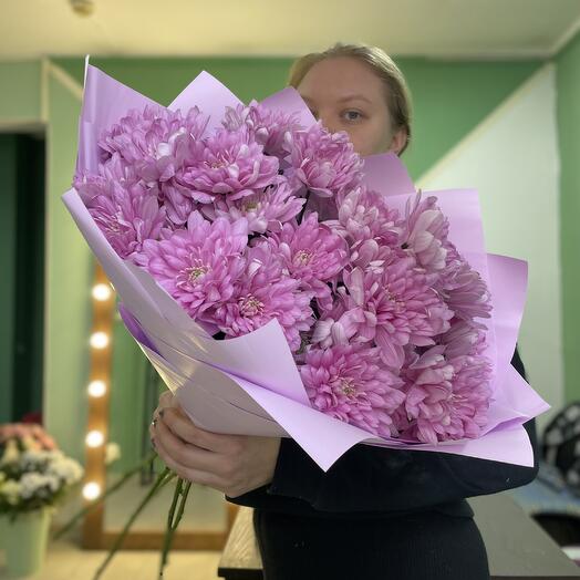 Букет из кустовых розовых хризантем