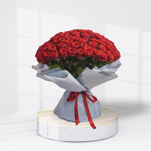 Womens day Big Sovereign ( 101 Roses )