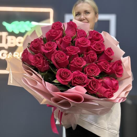 Моно букет из  25 розовых роз