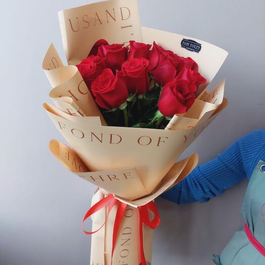 11 красных голландских роз 60см