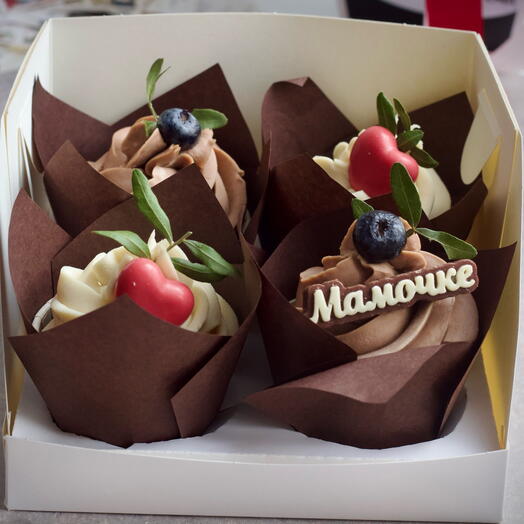 4 pieces Vegan Cupcakes for Mom