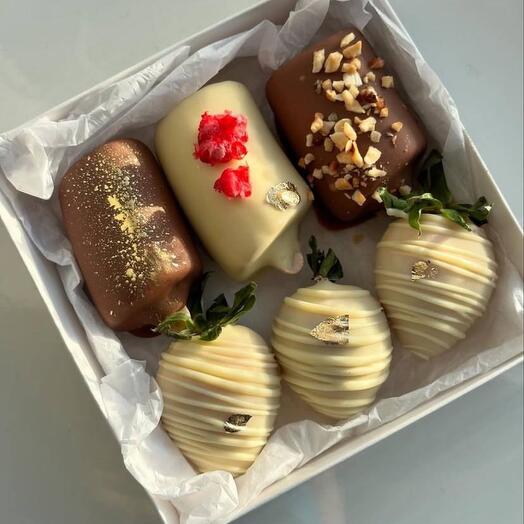 Комбо (Клубника в шоколаде 3 шт + бананы в шоколаде 3 шт)