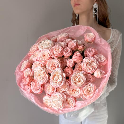 A bouquet of premium peony-shaped bush roses by Madame bombastic. Veresk 325