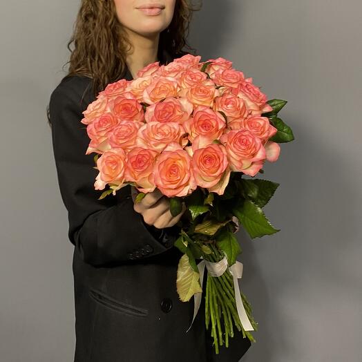 Monobucket of delicate Jumilia roses (25 pieces)