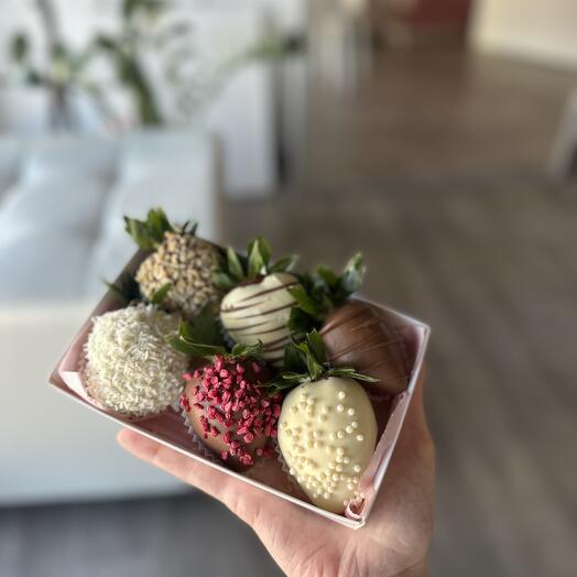 Клубника в шоколаде - набор «Мини», 6 ягод