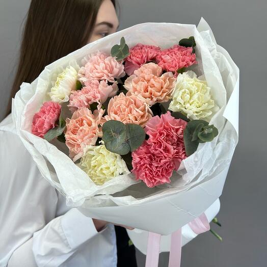 Bouquet of chrysanthemums with eucalyptus
