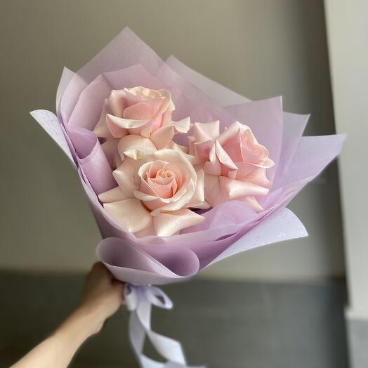 Комплимент из ажурных роз