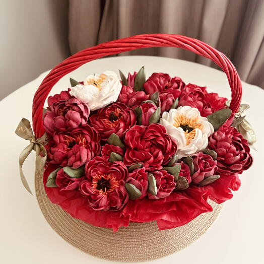 Корзина пионов Белуччи