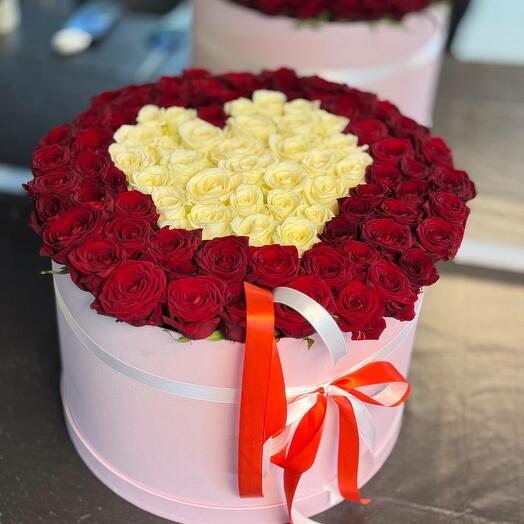 Розы в коробке 101 шт