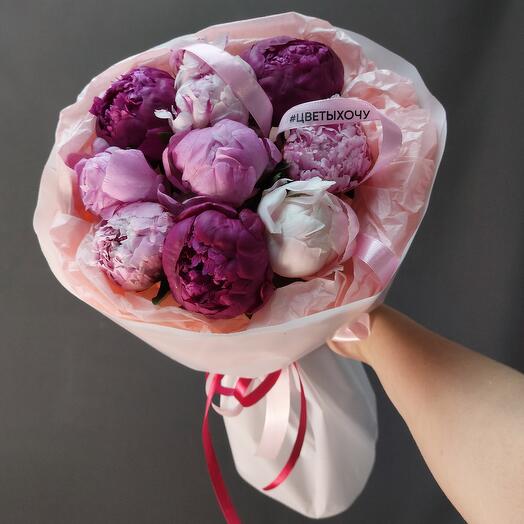 Микс из 9 пионов в круглой упаковке