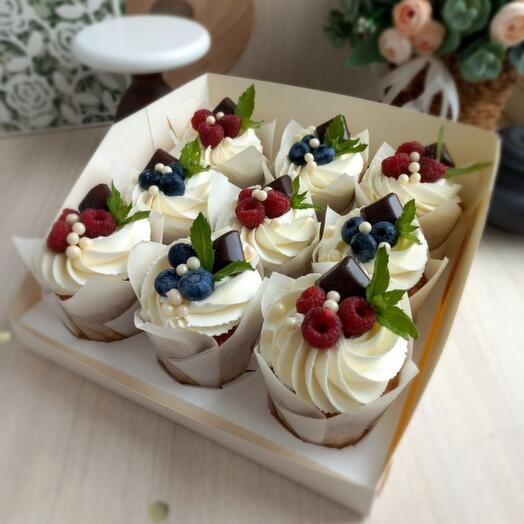 Cupcakes "Assorted" 12 pcs