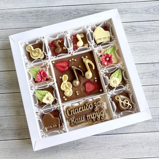 Сладкий подарок для учителя музыки