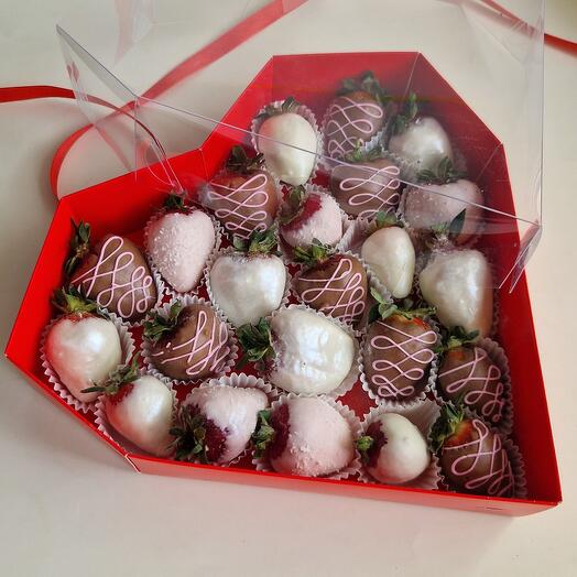 Клубника в шоколаде Сердце М