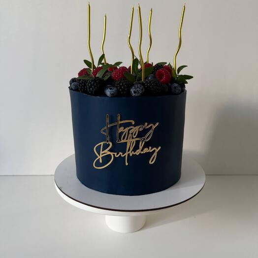 Торт happy birthday с ягодами