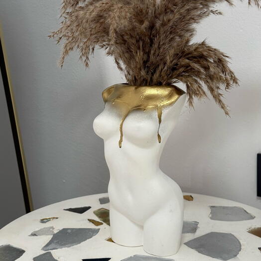 Jarron torso femenino con flores secas de la pampa