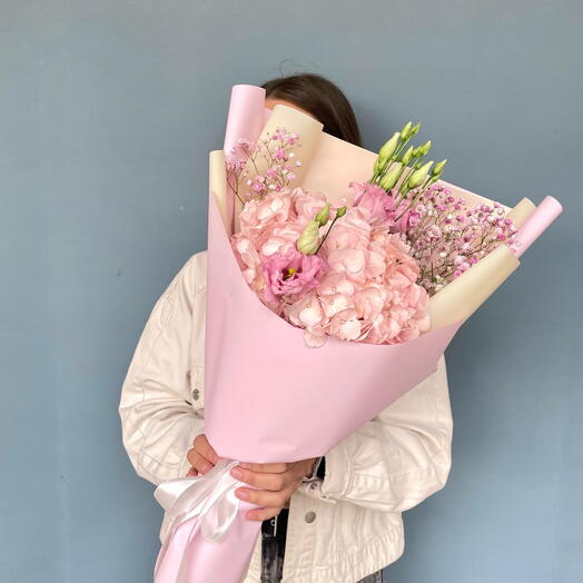 Гортензия с эустомой