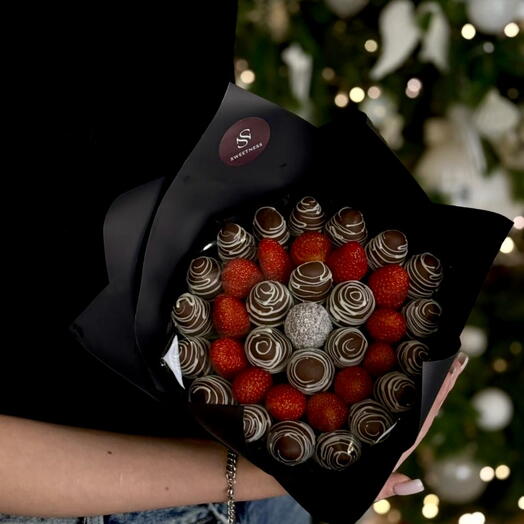 Клубника в молочном шоколаде 37 ягод