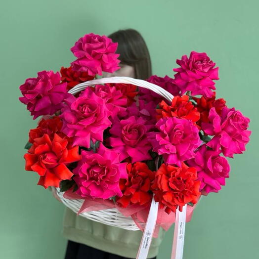 Корзина из 21 французской розы