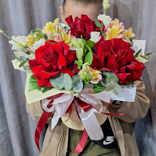 Коробочка из 3 красных фрацузких роз