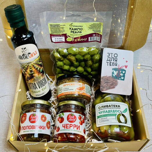 Гастрономический подарок «Вкус праздника» с премиальными оливками, томатами, брускеттой и оливковым маслом