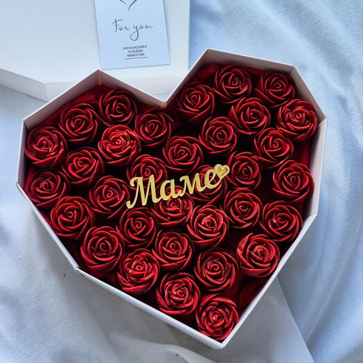 Шоколадные розы маме