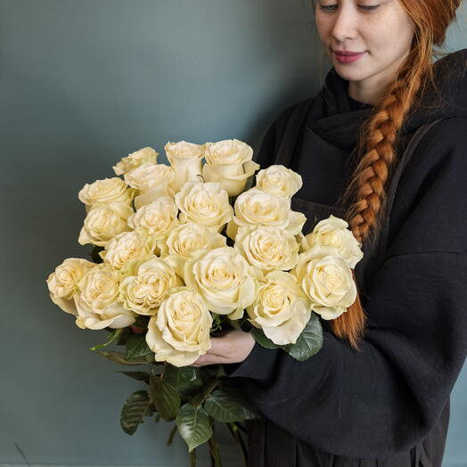 Букет белые розы из 21 розы