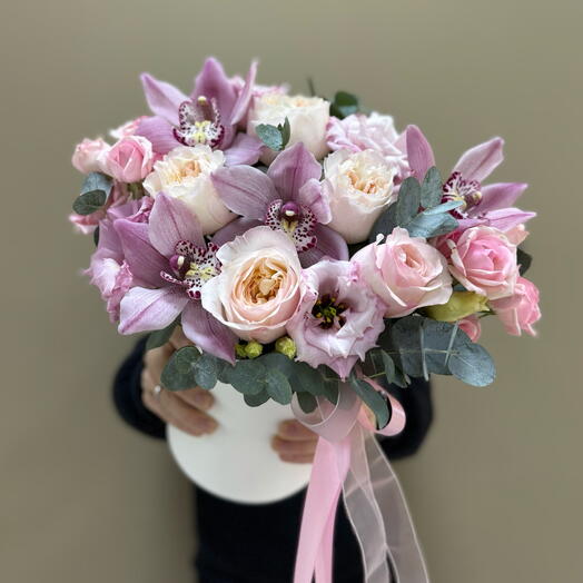 Коробка с садовыми розами и орхидеями🎀