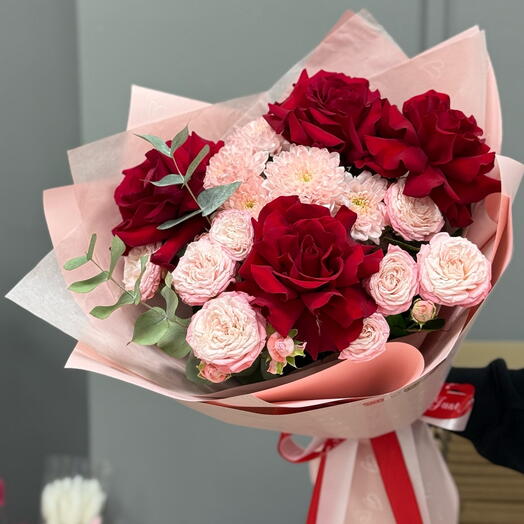 Пион розы с французскими розами