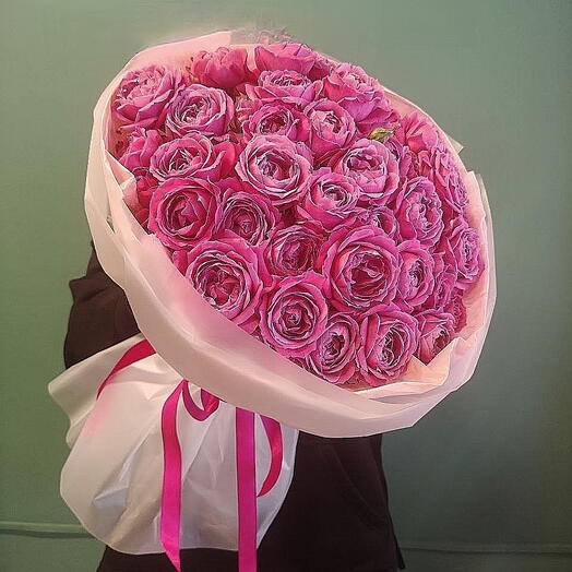 Букет пионовидных кустовых розовых роз 💗
