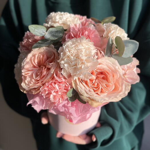 Композиция из стойких диантусов с пионовидной розой 🌸