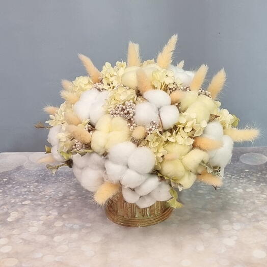 Композиция из стабилизированной гортензии, хлопка и лагуруса