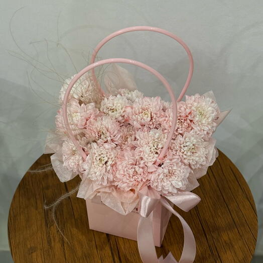 Розовая хризантема в сумочке🌸