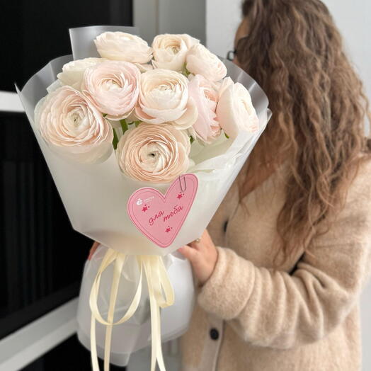 Моно - букет из 11 ранункулюсов