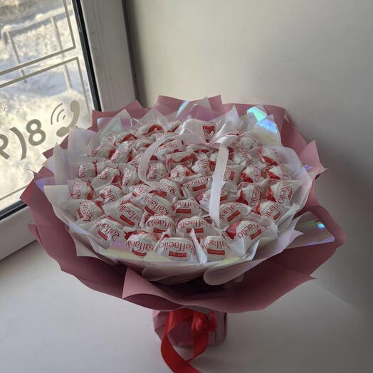 Букет из конфет Raffaello L