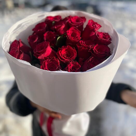 19 красных роз
