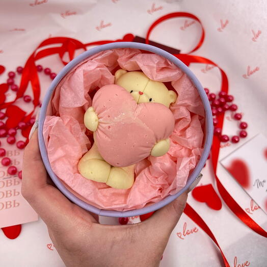 Мишка с сердцем из белого шоколада 💗