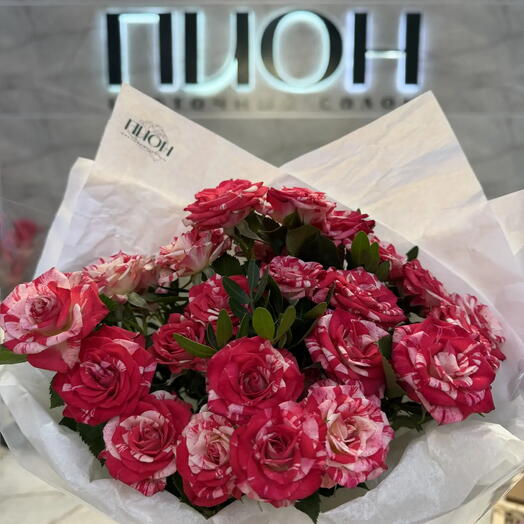 Букет из кустовых роз
