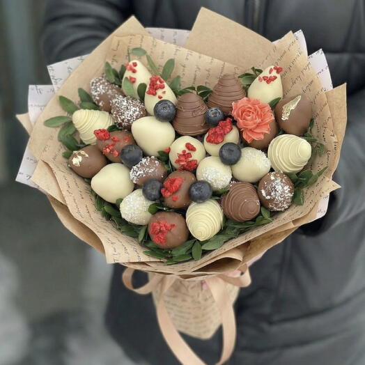 Букет из клубники в шоколаде, сладкий букет, клубника в шоколаде, съедобный букет N2/11