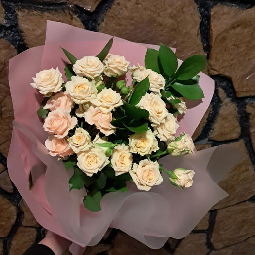 Букет из 7 роз кустовых.🌹